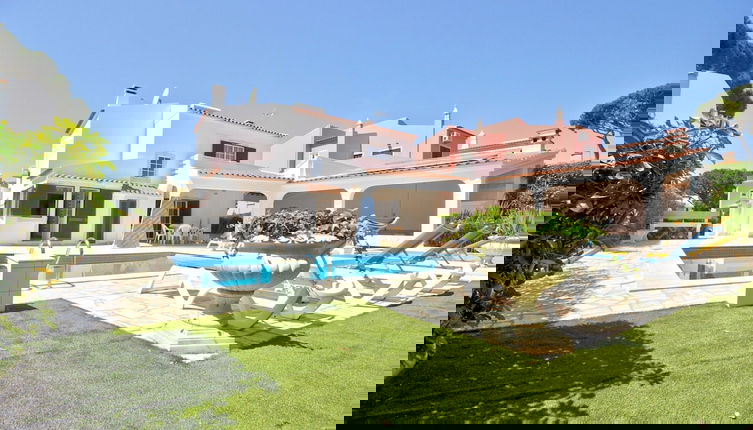 Foto 1 - Spacious Villa With Private Pool