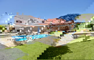 Foto 1 - Spacious Villa With Private Pool