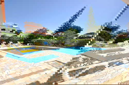 Foto 26 - Spacious Villa With Private Pool