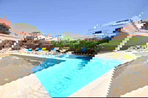 Foto 25 - Spacious Villa With Private Pool