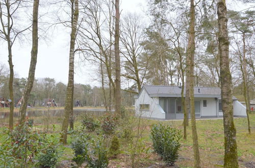 Photo 32 - Alluring Holiday Home in Limburg near Forest