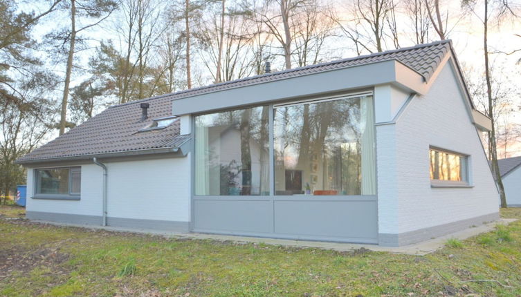 Photo 1 - Alluring Holiday Home in Limburg near Forest