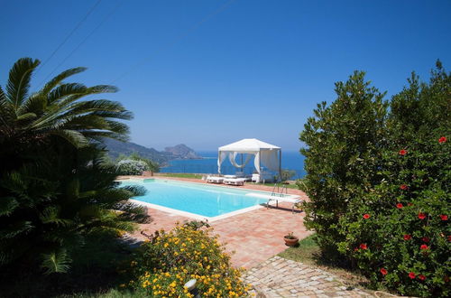 Photo 10 - Relax at the Swimming Pool by Wonderful Italy