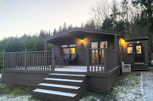 Foto 22 - Stunning 4-bedroom Cabin With Hot Tub in Beattock