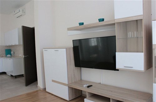 Photo 3 - Apartment on Bulvar Nadezhd 4-1, ap. 101