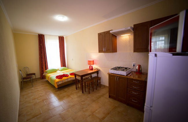 Best Apartments on Kyryla & Mefodia - Photo 17