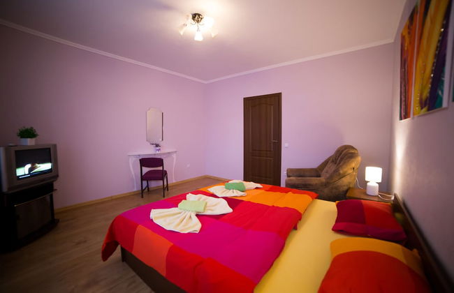 Best Apartments on Kyryla & Mefodia - Photo 2