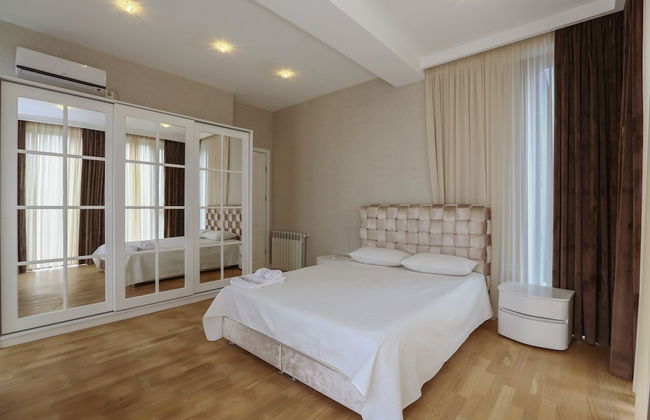 Hosthub - 2BR Super view Apartment - Photo 1