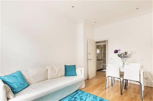 Photo 9 - Charming 1-bed Apartment in London