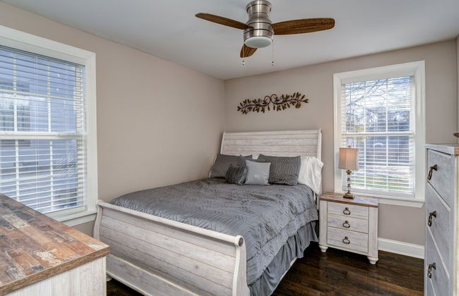 Five Points Bungalow - Photo 4