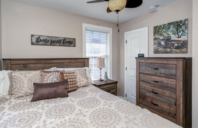 Five Points Bungalow - Photo 7