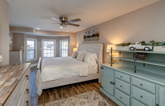 Five Points Bungalow - Photo 3