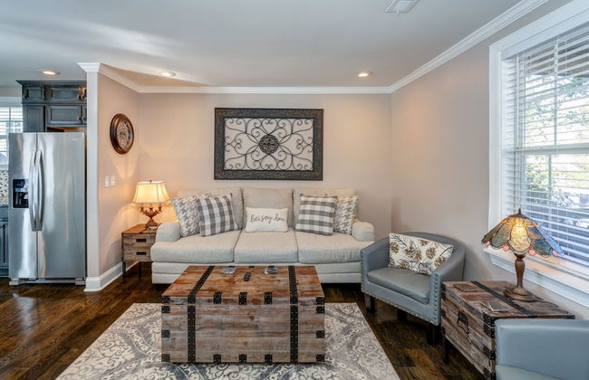 Five Points Bungalow - Photo 18