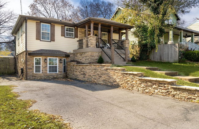 Five Points Bungalow - Photo 1