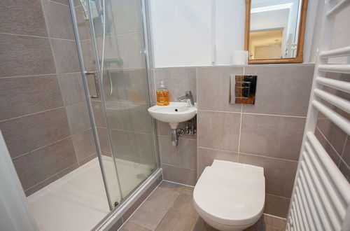 Photo 7 - Modern 1 Bedroom Flat in Bristol City Centre