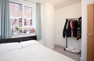 Photo 2 - Modern 1 Bedroom Flat in Bristol City Centre