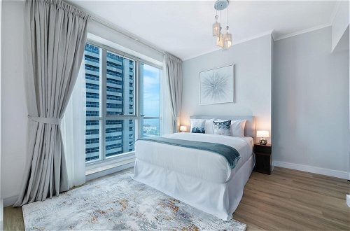Foto 11 - High-floor Trendy Apt w Marina Palm Ocean Vws