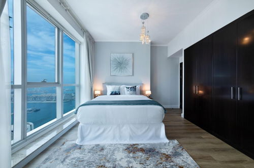Foto 12 - High-floor Trendy Apt w Marina Palm Ocean Vws