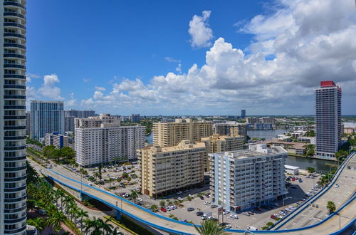 Foto 50 - Beachfront Condo with Mesmerizing Views