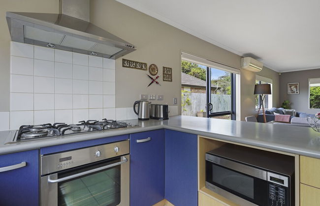 Spacious Family Home -Fully Fenced Yard - Photo 17