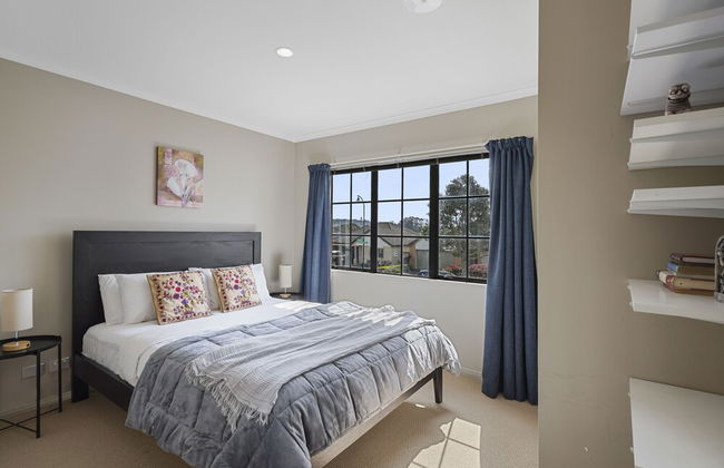 Spacious Family Home -Fully Fenced Yard - Photo 9