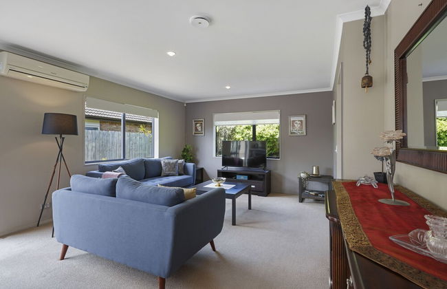 Spacious Family Home -Fully Fenced Yard - Photo 19