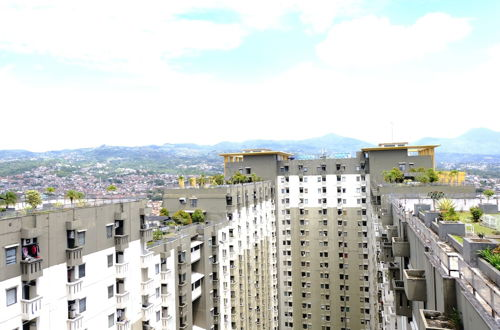 Photo 15 - Homey 1Br Apartment At Gateway Ahmad Yani Cicadas