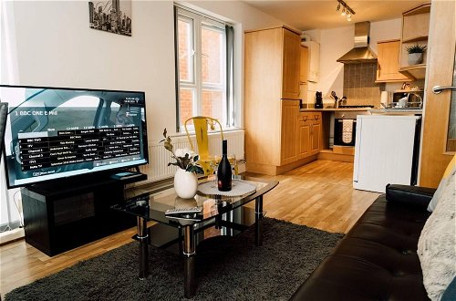 Photo 15 - Impeccable 2-bed Apartment in Derby, England