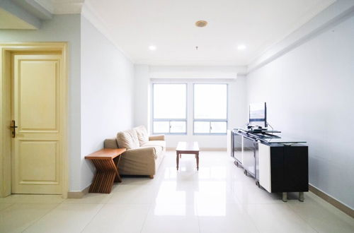 Photo 17 - Homey 2Br With Extra Room At Taman Beverly Apartment