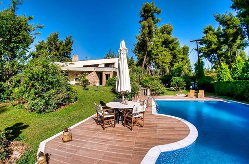 Foto 17 - Experience the Luxurious Life at Villa Naoumi