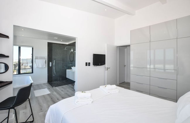 Sandbanks Villa - Photo 11