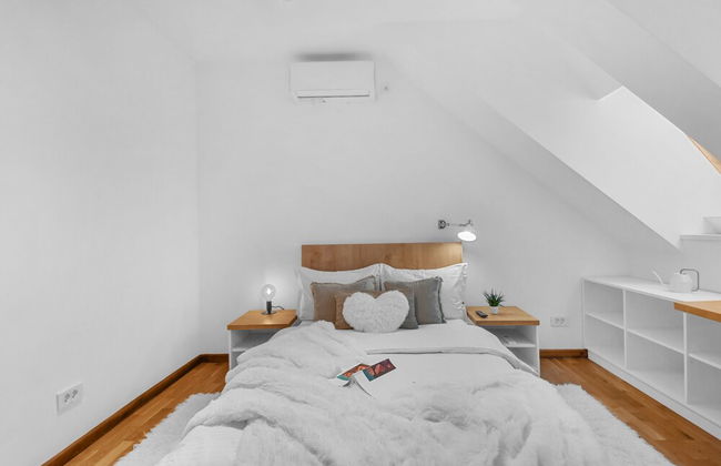 Attic Studio near Carol Park - Foto 2