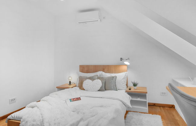 Attic Studio near Carol Park - Foto 9