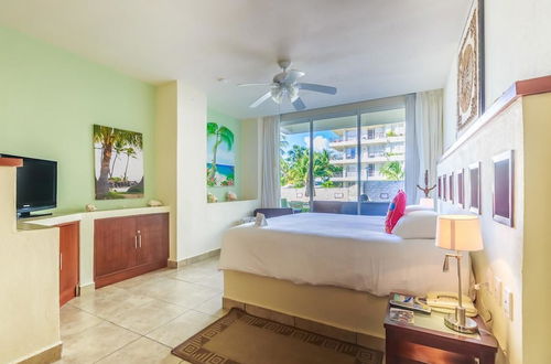 Photo 12 - Beautiful Ground Floor Two Bedroom Suite at Ixchel