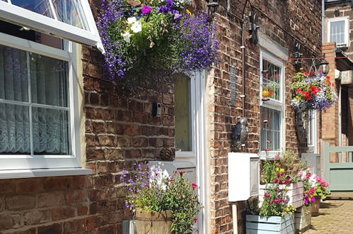 Photo 1 - Saltburn Holidays Primrose Cottage