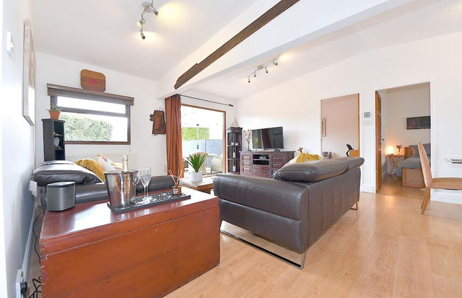 Gorgeous 3BD Cottage in the Heart of Guildford - Foto 1