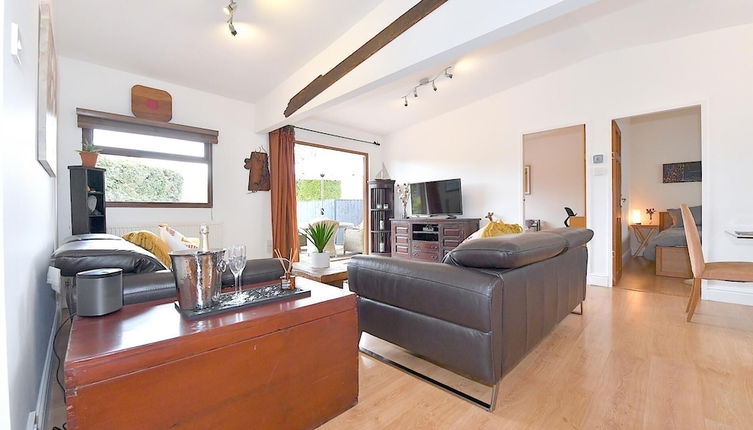 Photo 1 - Gorgeous 3BD Cottage in the Heart of Guildford