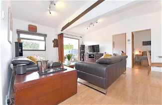 Photo 1 - Gorgeous 3BD Cottage in the Heart of Guildford