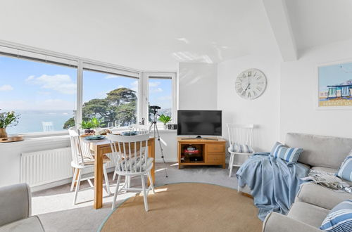 Photo 2 - Wellswood Apartment - Sunny Apartment With Stunning sea Views Private Balcony