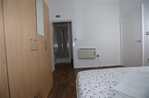 Photo 2 - Beautiful 2 beds Woolwich Central Apt