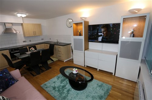 Photo 13 - Beautiful 2 beds Woolwich Central Apt