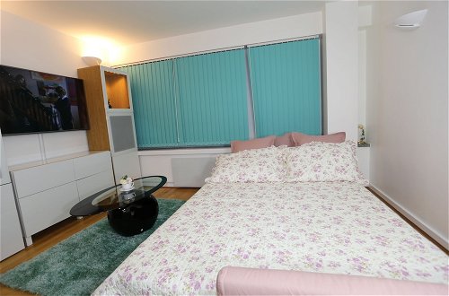 Photo 5 - Beautiful 2 beds Woolwich Central Apt