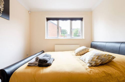 Photo 5 - Charming 1-bed Apartment in Luton