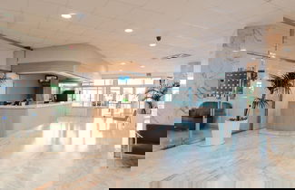 Photo 2 - Port Europa Hotel