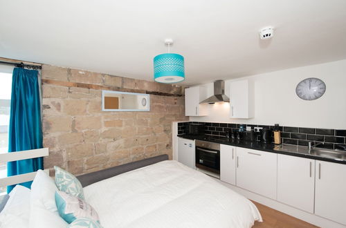 Photo 9 - Kirkstall Bridge Apartments - 22