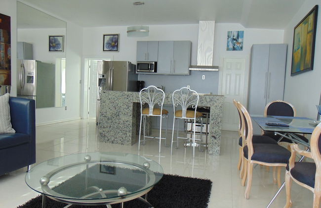 Modern Townhome Prime Location - Foto 15