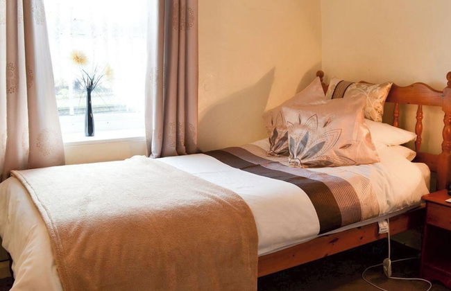 Riverside 2-bed Cottage, Sleeps 3 With Parking - Foto 3