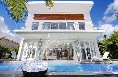 Photo 46 - Luxury Villa Waterfall - Pool & BBQ