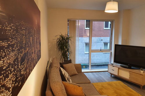 Photo 5 - Stylish 2-bed Apartment in Manchester City Center