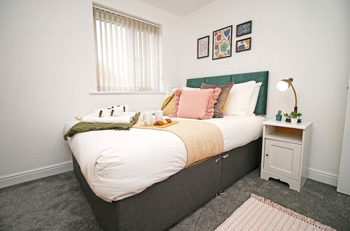 Photo 12 - Isla House - Newport City Centre - Sleeps 7